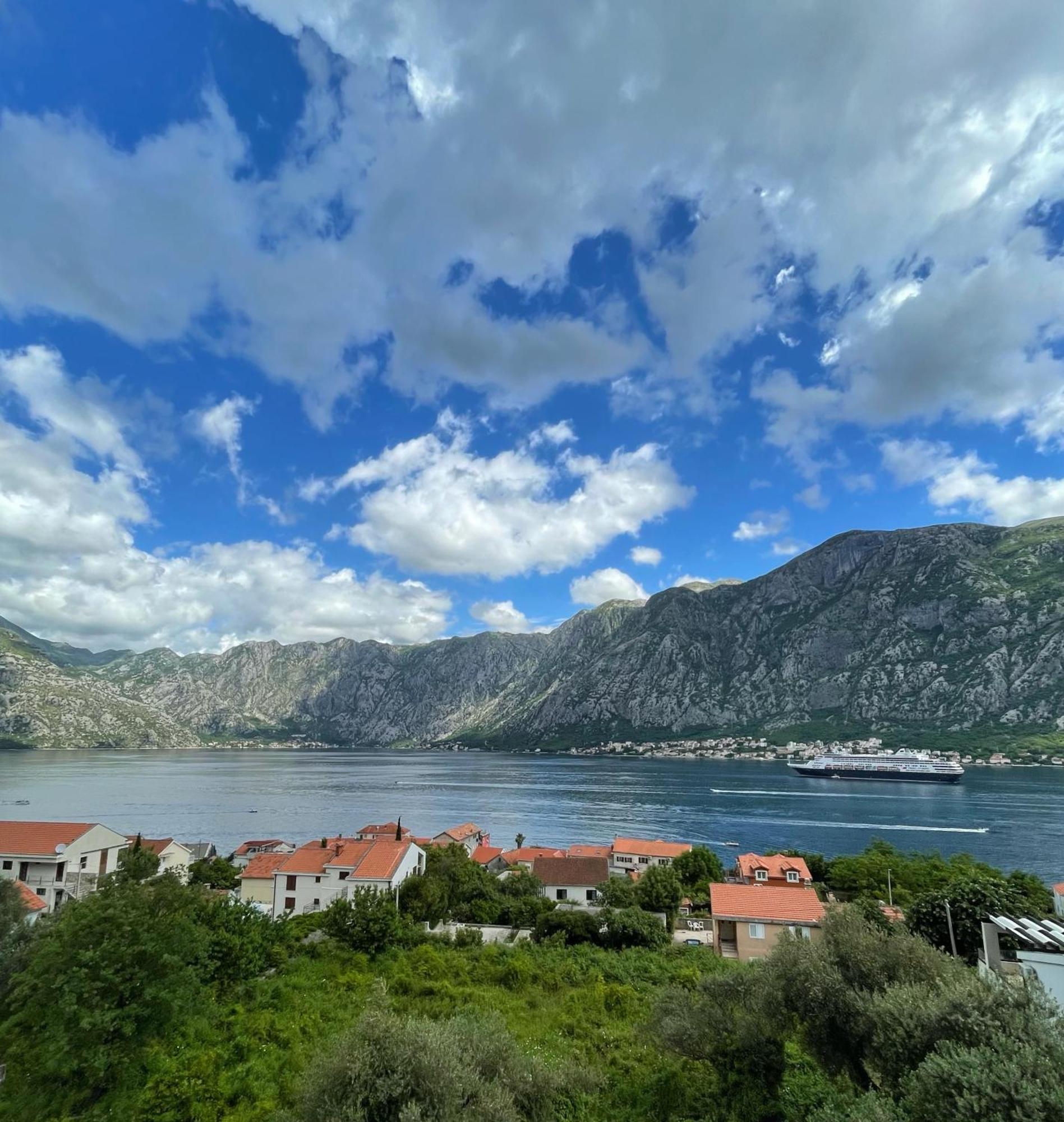 Apartments Krivokapic Prcanj With Bay View Kotor Exterior photo